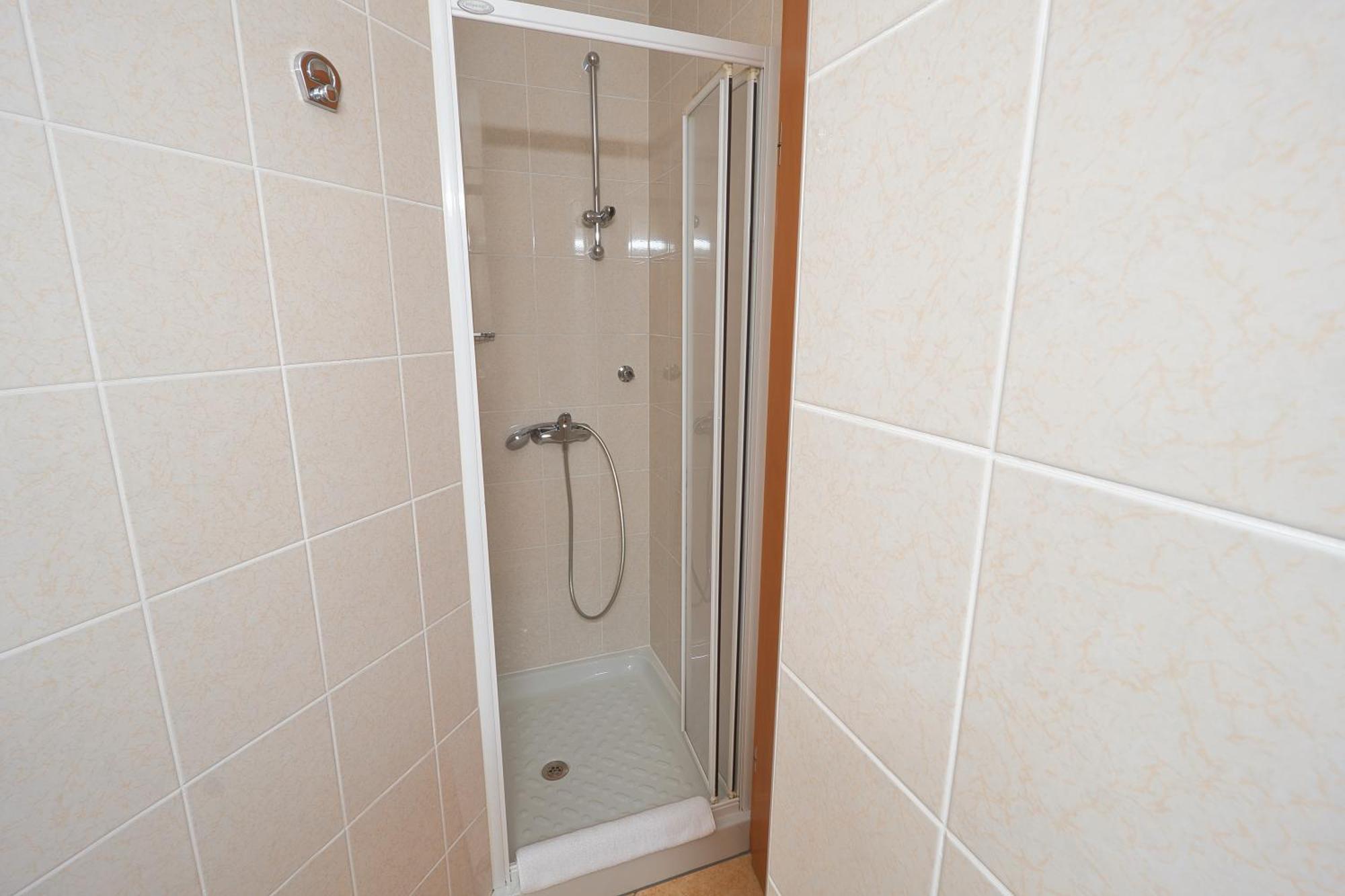 B&B Pod Skalo Kamnik Habitación foto